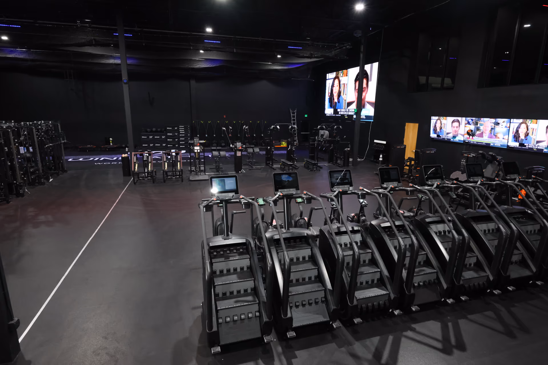 WIND ATHLTX training floor